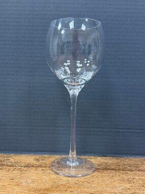 Lenox Solitaire Water Goblet. KT227